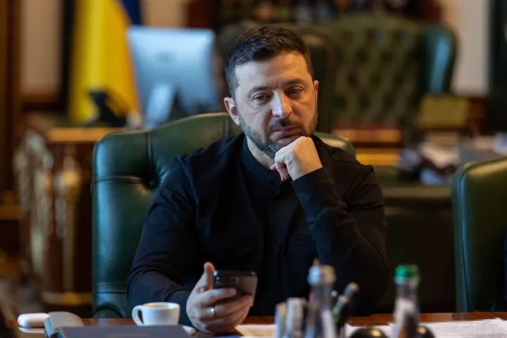 Ζελένσκι στον Μακρόν: Η Ουκρανία έχει ανάγκη περισσότερα σύστηματα αντιαεροπορικής άμυνας