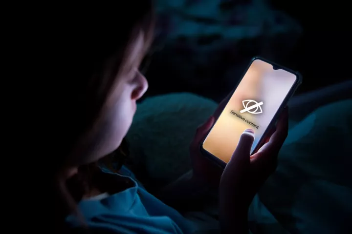 «Chat Control»: Γιατί η Ευρώπη φοβάται την ψηφιακή παρακολούθηση