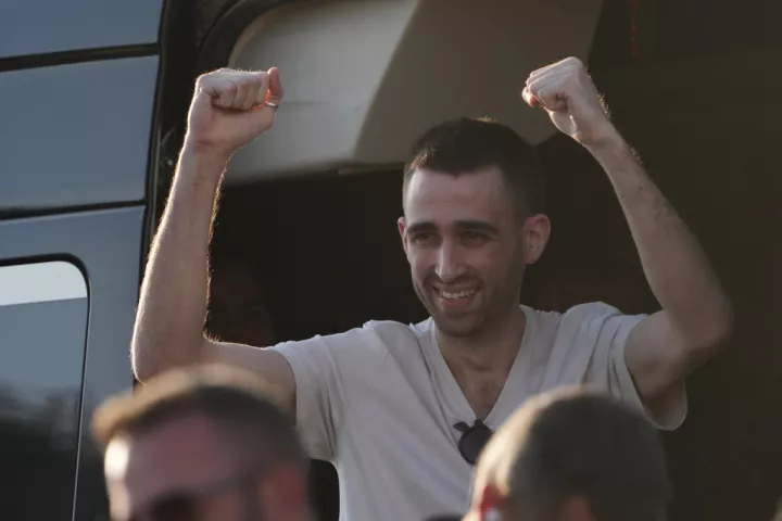 Οι πρώην όμηροι της Χαμάς αποκαλύπτουν τη φρίκη της αιχμαλωσίας: Δύο χρόνια βασανιστηρίων και απομόνωσης