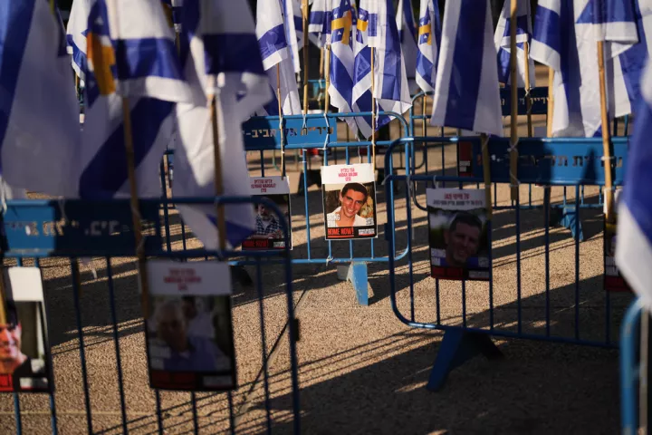 Ισραήλ: Ταυτοποιήθηκαν τα λείψανα των ομήρων Σαράμπι και Πέρετζ που παραδόθηκαν τη Δευτέρα 