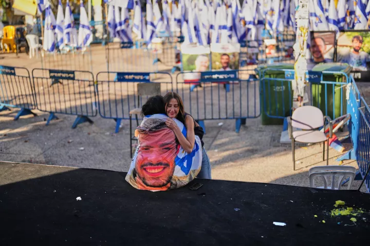 Times of Israel: Οργή συγγενών των ομήρων κατά της Χαμάς - Απαιτούν στρατιωτική επέμβαση