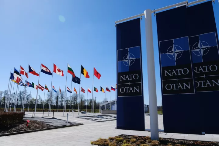 ΝΑΤΟ: Συνεδριάζουν οι υπ. Άμυνας μετά τις εισβολές ρωσικών drones - Στο επίκεντρο και η Ουκρανία