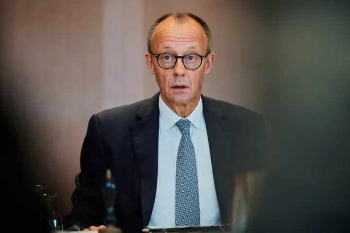 Γερμανία: Ο Μερτς πιέζει για απορρύθμιση του ευρωπαϊκού τραπεζικού τομέα