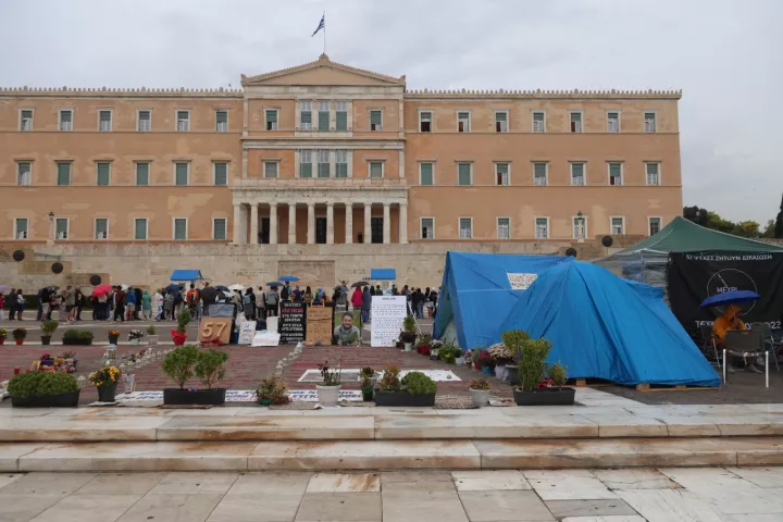 Σε ποιον ανήκει το μνημείο του Αγνώστου Στρατιώτη; 