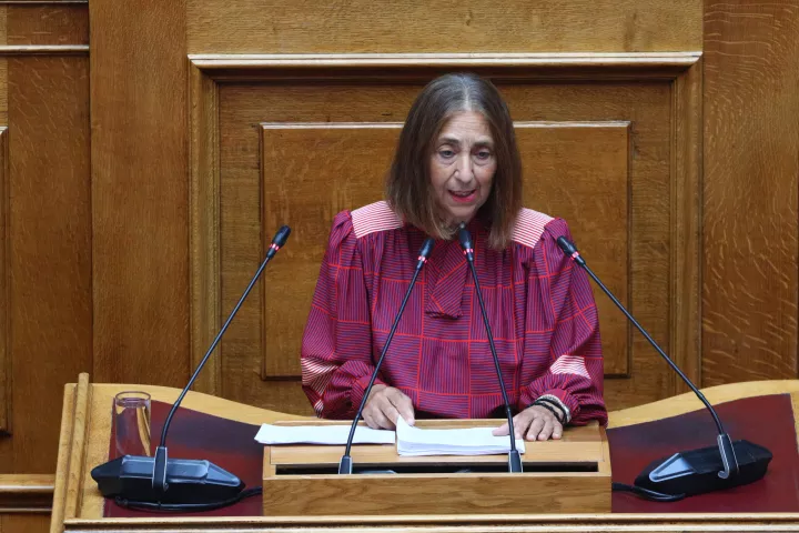 Λιποθυμικό επεισόδιο στη Βουλή είχε η Μ. Αθανασίου της Ελληνικής Λύσης - Είναι καλά στην υγεία της