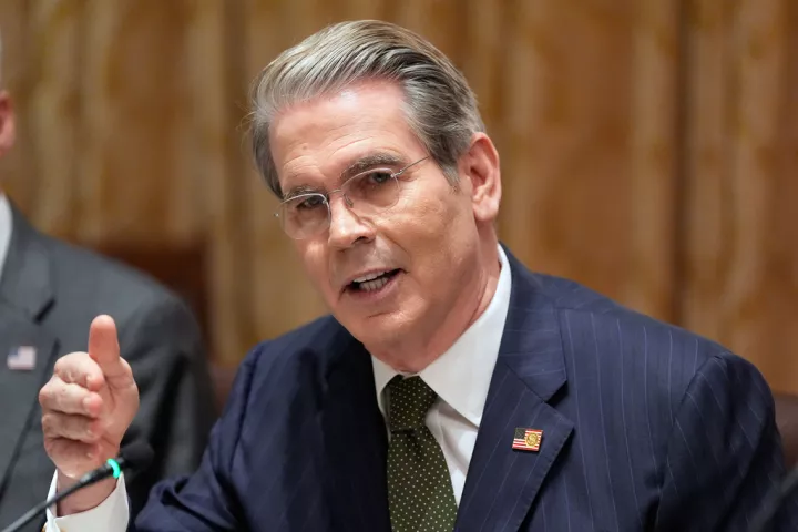 Το shutdown κοστίζει στις ΗΠΑ 15 δισ. δολάρια ανά ημέρα - Το μήνυμα Μπέσεντ στην Κίνα για τους δασμούς