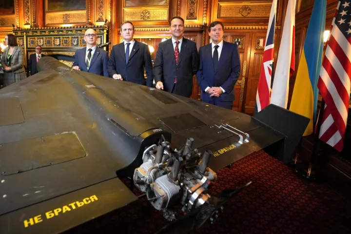 Η Ρωσία «δείχνει» εμπλοκή του NATO στις έρευνες για τις πτήσεις drones στην Ευρώπη 