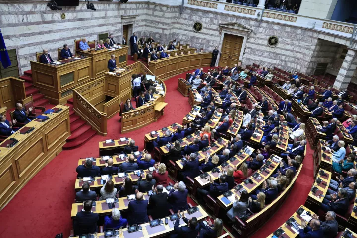 Βουλή: Υπερψηφίστηκε το εργασιακό νομοσχέδιο - Απείχε ο ΣΥΡΙΖΑ