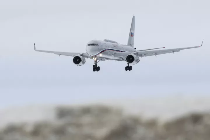 BBC: Μπορεί ο Πούτιν να ταξιδέψει μέσω του εναέριου χώρου της ΕΕ προς τη Βουδαπέστη;