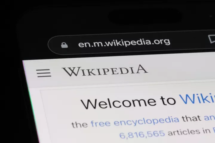 Μείωση επισκεψιμότητας στη Wikipedia λόγω της Τεχνητής Νοημοσύνης