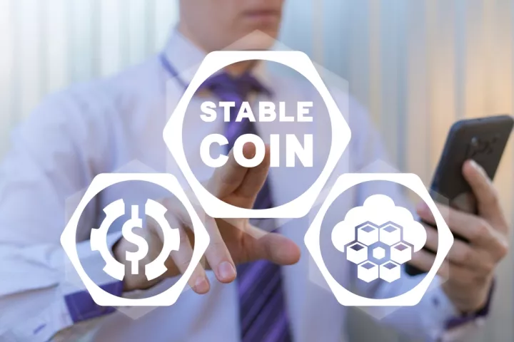 Το λάθος των $300 τρισ. και η ασφάλεια των stablecoins