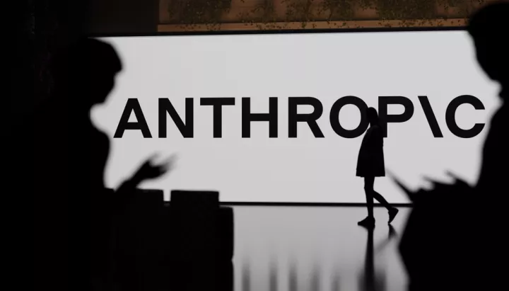 Η Anthropic προσπαθεί να φτάσει την OpenAI ενώ συγκρούεται με την κυβέρνηση των ΗΠΑ