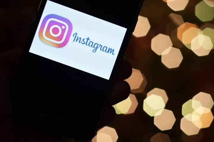 Instagram: Ενισχύει τα γονικά φίλτρα για συνομιλίες των εφήβων με AI chatbots