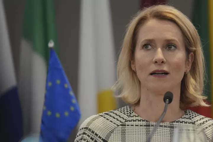 Κάλας: Ο Τραμπ προσπαθεί για την ειρήνη αλλά η Ρωσία δεν την θέλει - Δεν θα ήταν καλό να παραδοθεί το Ντονέτσκ