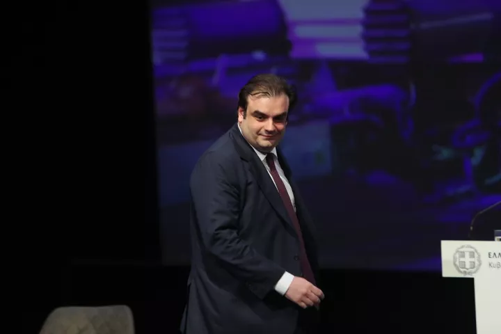 Κυρ. Πιερρακάκης: Παροχές 2,5 δισ. ευρώ σε 8 μήνες για τη στήριξη εισοδημάτων - Στην Ελλάδα είχαμε πολλούς Χάρι Πότερ