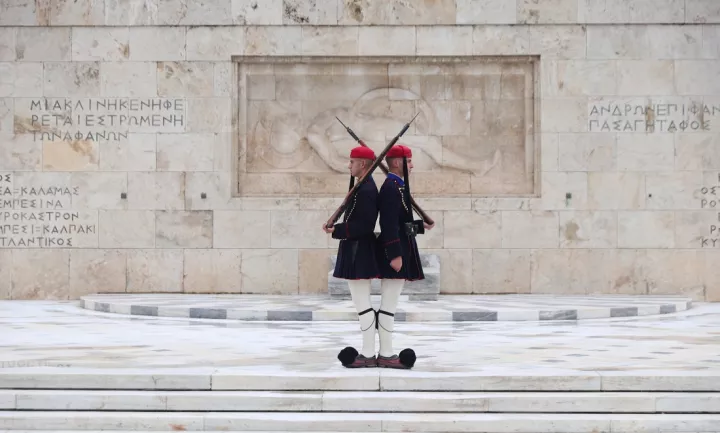 Τροπολογία για Άγνωστο Στρατιώτη: Ένσταση αντισυνταγματικότητας από ΠΑΣΟΚ, ΣΥΡΙΖΑ, Πλεύση Ελευθερίας και Νέα Αριστερά