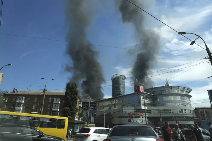 Ουκρανία: Εκατοντάδες χιλιάδες άνθρωποι χωρίς ρεύμα μετά τη νέα ρωσική επίθεση σε σταθμό στο Τσερνίχιβ