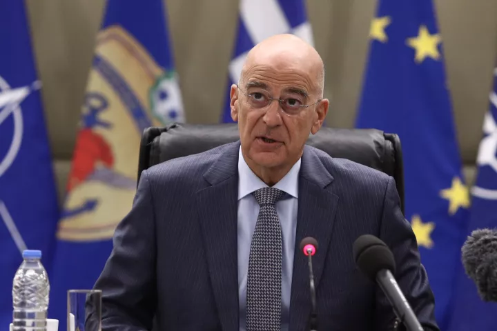 Ο απών από τη Βουλή Δένδιας για Άγνωστο Στρατιώτη: Δεν θα το αντιμετωπίσουμε σαν αντικείμενο άσκησης πολιτικής και διχασμού