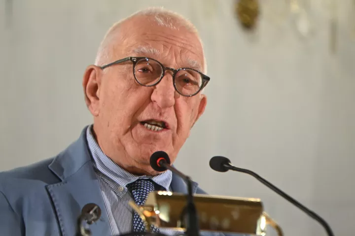 N. Κακλαμάνης για Δ. Σαββόπουλο: Μέχρι να ξανασμίξουμε στο δικό σου περιβόλι, Διονύση, θα κρατάμε τα λόγια σου