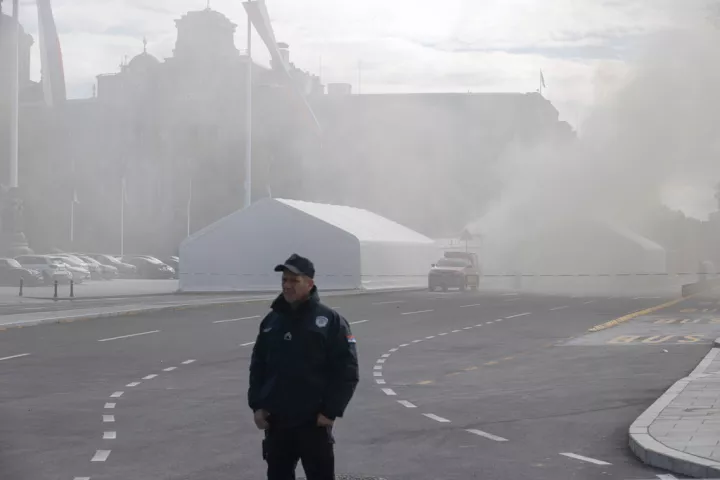 Πυροβολισμοί έξω από το κοινοβούλιο της Σερβίας -  Πρώην υπάλληλος της κρατικής υπηρεσίας πληροφοριών ο δράστης