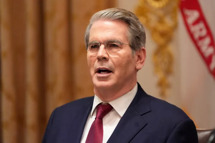 Μπέσεντ: Αναμένονται εντός 24ώρου νέες κυρώσεις των ΗΠΑ κατά της Ρωσίας