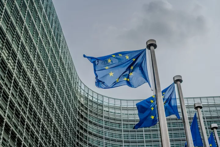Οικονομική βοήθεια με τη μορφή δανείου 5 δισ. ευρώ υπέγραψαν οι ηγέτες της ΕΕ και της Αιγύπτου