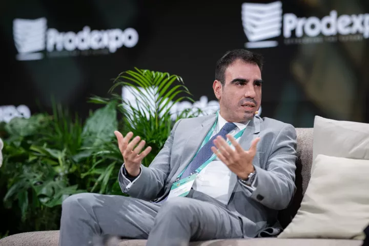 Tολούμης (Siemens): Κάθε μέρα που καθυστερούμε στην εφαρμογή του ΑΙ χάνουμε χρήματα