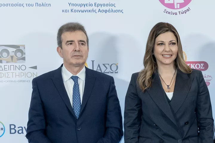 Επικοινωνία Ζαχαράκη με Χρυσοχοΐδη για τα επεισόδια στο Μεταξουργείο - Ζητούν περαιτέρω διερεύνηση για το περιστατικό