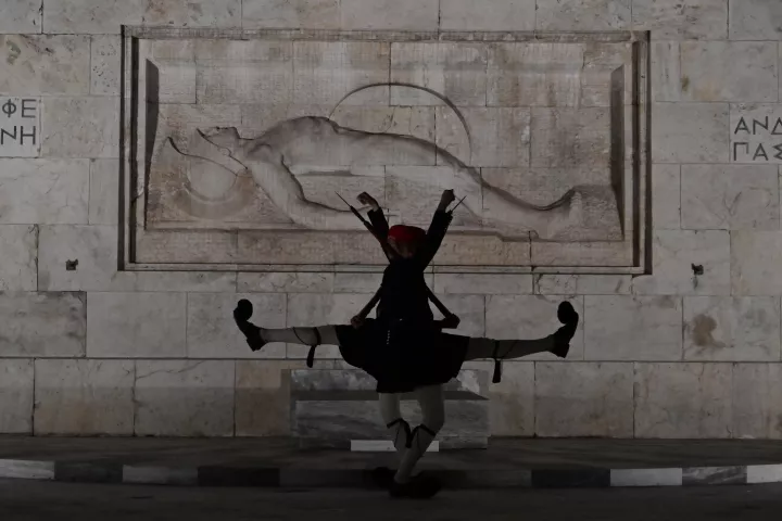 Άγνωστος Στρατιώτης, γνωστή η λύση  Άγνωστος Στρατιώτης, γνωστή η λύση
