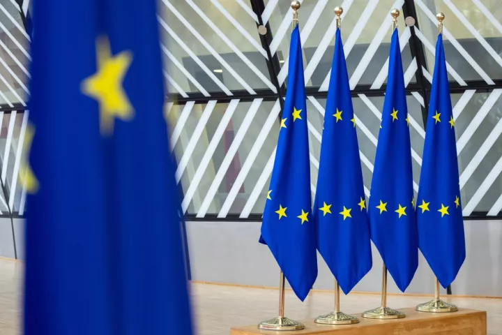 Πέρασαν οι ελληνικές θέσεις για την αμυντική θωράκιση της ΕΕ