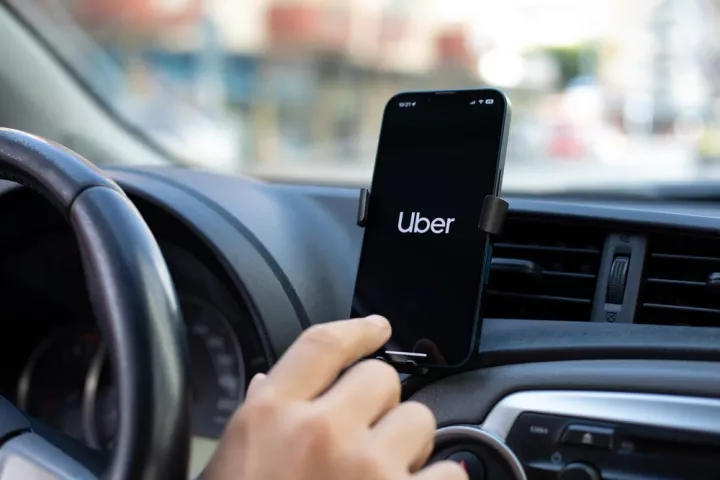 Άνοδος για τη μετοχή της Uber μετά την ανακοίνωση της συνεργασίας με την Nvidia