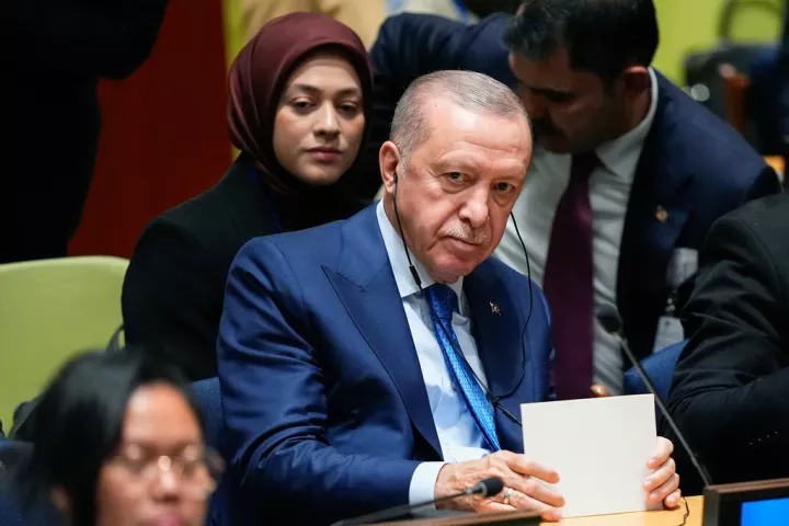 Ερντογάν: Η Τουρκία έτοιμη να φιλοξενήσει συνάντηση Τραμπ – Πούτιν για την Ουκρανία