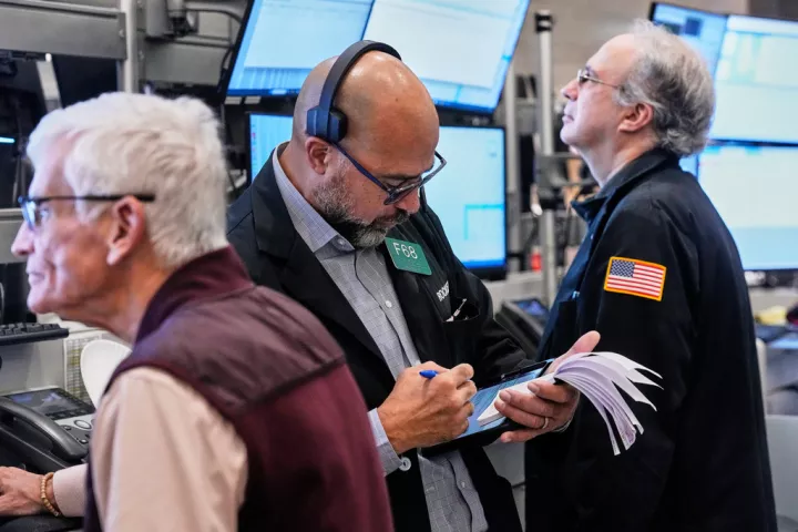 Κέρδη και νέα ιστορικά υψηλά στη Wall Street