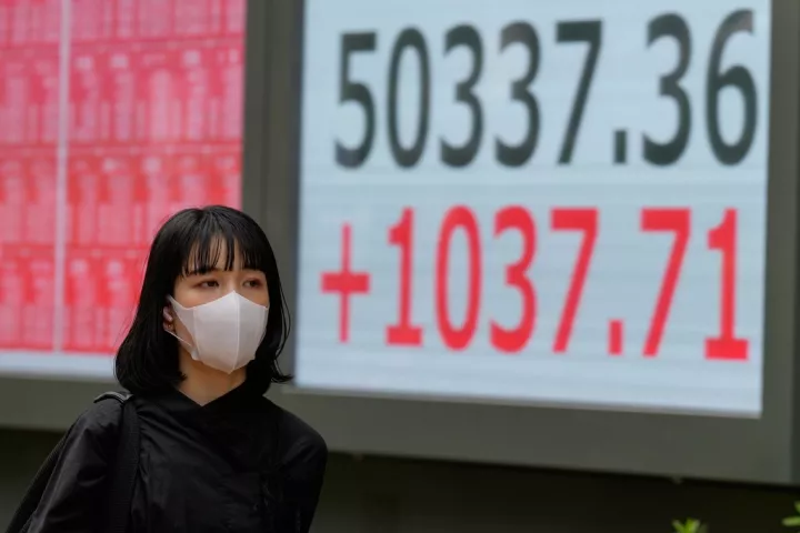 Μεγάλα κέρδη στις ασιατικές αγορές, με τον Nikkei να «σπάει» τα επίπεδα 50.000 μονάδων  Μεγάλα κέρδη στις ασιατικές αγορές, με τον Nikkei να «σπάει» τα επίπεδα 50.000 μονάδων
