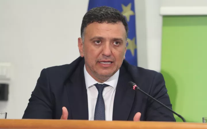 Απομακρύνεται ο Λιμενάρχης Χανίων και διενεργείται ΕΔΕ με εντολή Β. Κικίλια: «Αυτά δεν γίνονται ανεκτά» Απομακρύνεται ο Λιμενάρχης Χανίων και διενεργείται ΕΔΕ με εντολή Β. Κικίλια: «Αυτά δεν γίνονται ανεκτά»