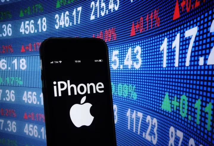 Apple: Ξεπέρασε σε αξία τα 4 τρισεκατ. δολάρια με ώθηση από τις πωλήσεις των νέων iPhones Apple: Ξεπέρασε σε αξία τα 4 τρισεκατ. δολάρια με ώθηση από τις πωλήσεις των νέων iPhones