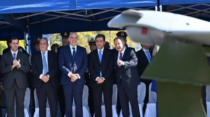 Ν.Δένδιας: Η παρέλαση ανέδειξε το πρώτο ορατό δείγμα της μετάβασης των Ενόπλων Δυνάμεων στη νέα εποχή