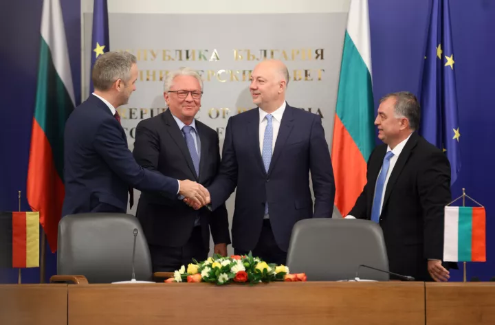 Συμφωνία για νέο εργοστάσιο πυρομαχικών ανάμεσα σε Rheinmetall και Βουλγαρία Συμφωνία για νέο εργοστάσιο πυρομαχικών ανάμεσα σε Rheinmetall και Βουλγαρία