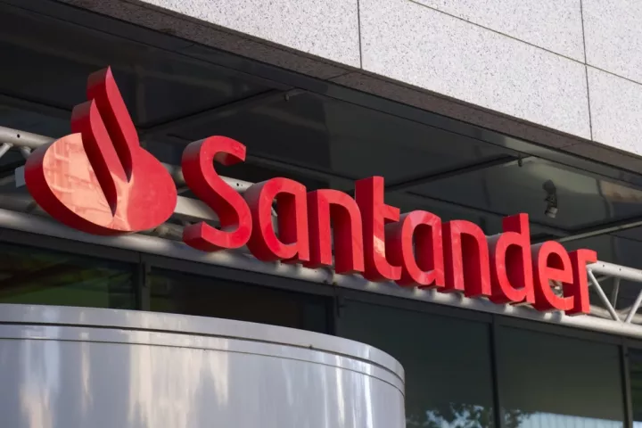 Νέο ρεκόρ κερδών για την Santander για το τρίτο τρίμηνο του έτους Νέο ρεκόρ κερδών για την Santander για το τρίτο τρίμηνο του έτους