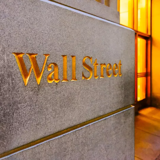 Η «Χρυσή Εποχή» Τραμπ φέρνει το χρήμα πίσω στη Wall Street Η «Χρυσή Εποχή» Τραμπ φέρνει το χρήμα πίσω στη Wall Street