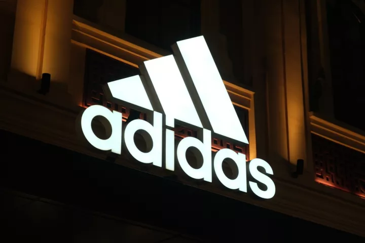 Adidas: Ρεκόρ εσόδων για την εταιρεία - «Καμπανάκι» για τους δασμούς Τραμπ Adidas: Ρεκόρ εσόδων για την εταιρεία - «Καμπανάκι» για τους δασμούς Τραμπ