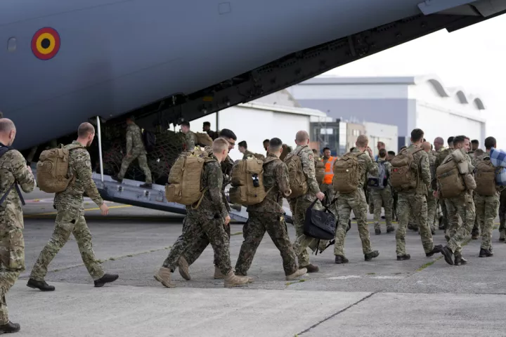 Ρουμανία: Οι ΗΠΑ θα μειώσουν τη στρατιωτική παρουσία τους στην Ευρώπη - Μια «προσαρμογή» σύμφωνα με το ΝΑΤΟ Ρουμανία: Οι ΗΠΑ θα μειώσουν τη στρατιωτική παρουσία τους στην Ευρώπη - Μια «προσαρμογή» σύμφωνα με το ΝΑΤΟ