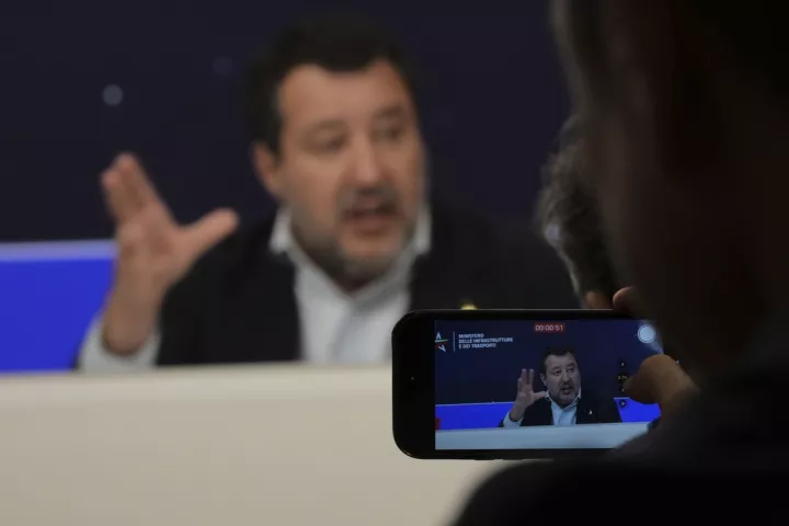 Ιταλία: Δικαστικό «μπλόκο» στην κυβέρνηση για τη γέφυρα των 13,5 δισ. ευρώ στη Σικελία  Ιταλία: Δικαστικό «μπλόκο» στην κυβέρνηση για τη γέφυρα των 13,5 δισ. ευρώ στη Σικελία