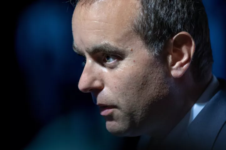 Γαλλία: Ο Λεκορνί τάσσεται υπέρ της επαναδιαπραγμάτευσης της συμφωνίας του 1968 με την Αλγερία Γαλλία: Ο Λεκορνί τάσσεται υπέρ της επαναδιαπραγμάτευσης της συμφωνίας του 1968 με την Αλγερία