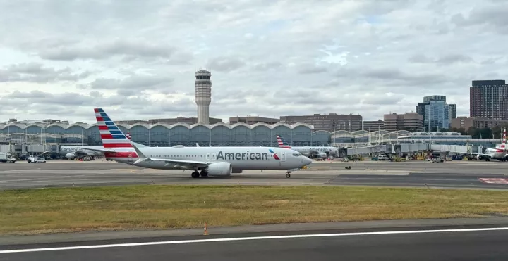 ΗΠΑ: Μεγάλες καθυστερήσεις σε διεθνή αεροδρόμια, λόγω έλλειψης ελεγκτών εναέριας κυκλοφορίας	 ΗΠΑ: Μεγάλες καθυστερήσεις σε διεθνή αεροδρόμια, λόγω έλλειψης ελεγκτών εναέριας κυκλοφορίας