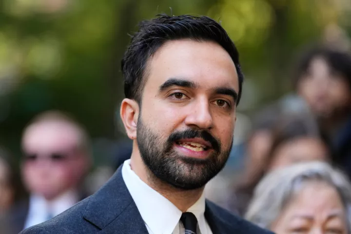 Zohran Mamdani: Ποιος είναι (μάλλον) ο επόμενος δήμαρχος της Νέας Υόρκης