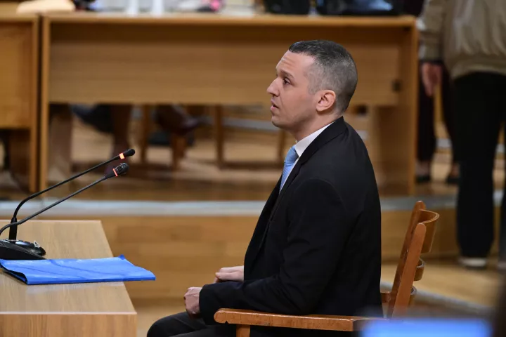 Ηλ. Κασιδιάρης στο Εφετείο: Η δολοφονία Φύσσα «δολοφόνησε» εμένα και τη Χρυσή Αυγή Ηλ. Κασιδιάρης στο Εφετείο: Η δολοφονία Φύσσα «δολοφόνησε» εμένα και τη Χρυσή Αυγή