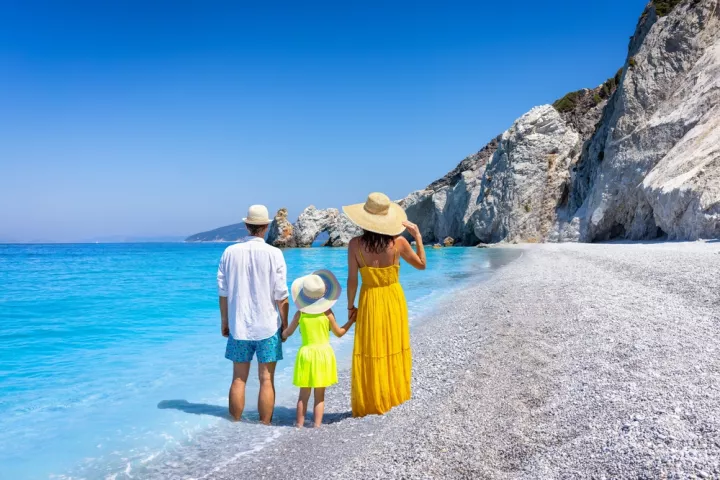 ΕΟΤ Βρετανίας: Βράβευση της Ελλάδας ως «Καλύτερου Προορισμού για Οικογένειες» ΕΟΤ Βρετανίας: Βράβευση της Ελλάδας ως «Καλύτερου Προορισμού για Οικογένειες»