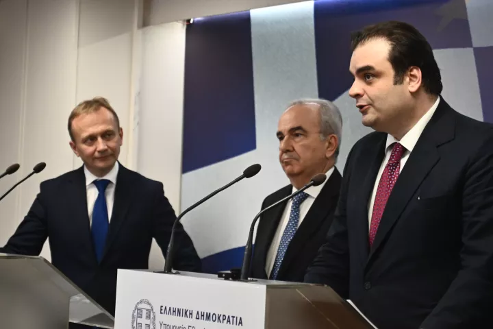 Κ. Πιερρακάκης σε επίτροπο Σεράφιν: Η Ελλάδα πιστεύει σε μια Ευρώπη που εμπνέει εμπιστοσύνη και σταθερότητα στους πολίτες της Κ. Πιερρακάκης σε επίτροπο Σεράφιν: Η Ελλάδα πιστεύει σε μια Ευρώπη που εμπνέει εμπιστοσύνη και σταθερότητα στους πολίτες της