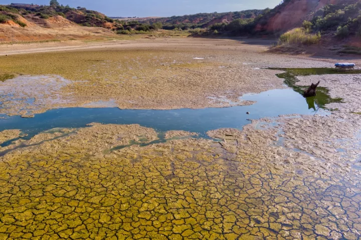 Λειψυδρία: Από τη σπατάλη νερού στη βιώσιμη διαχείριση Λειψυδρία: Από τη σπατάλη νερού στη βιώσιμη διαχείριση